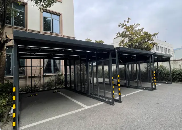 Thumbnail: Portable Garage (Retractable Model)