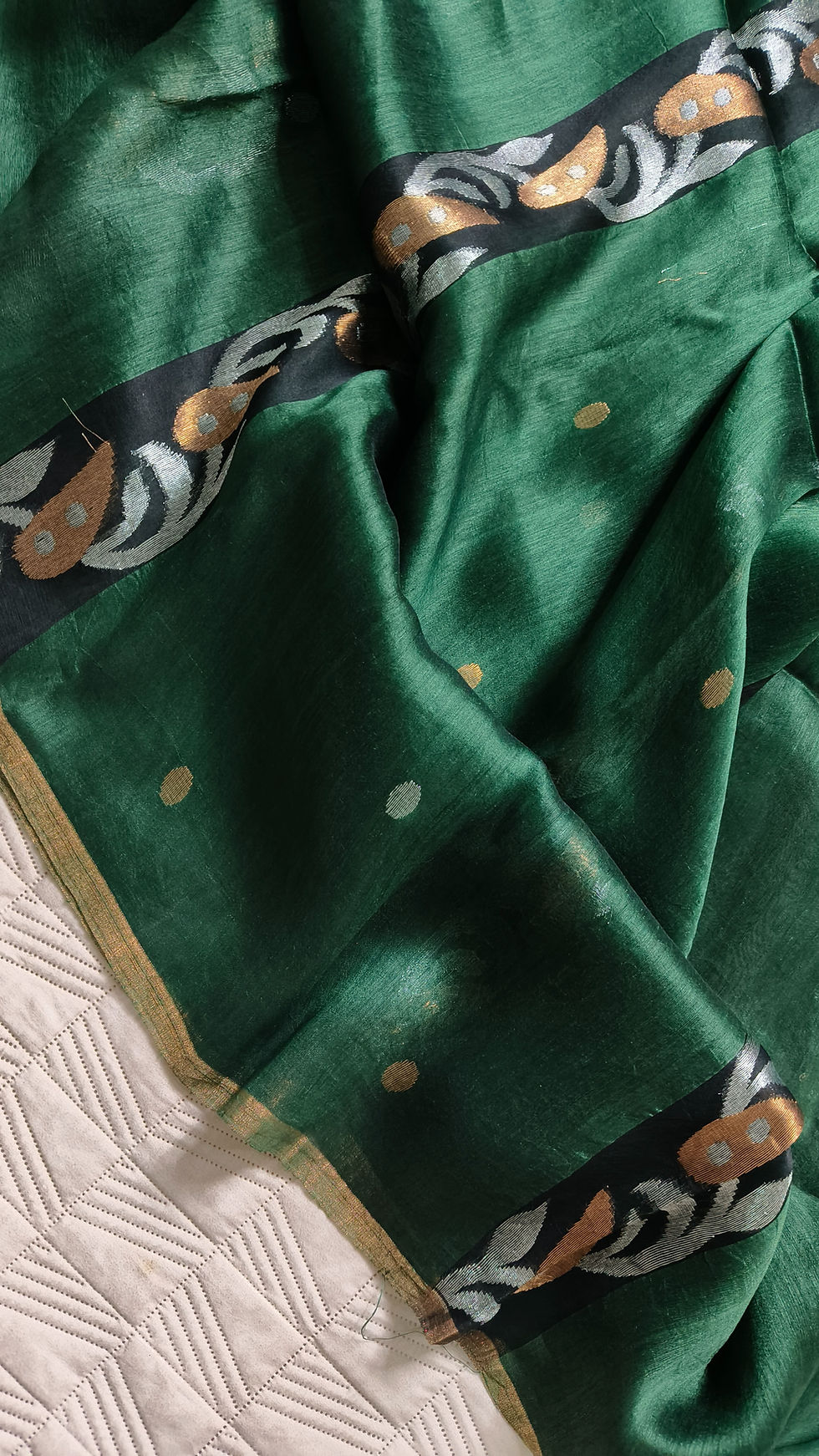 Thumbnail: Handwoven Silk Linen Jamdani Saree with Pure Muslin Silk Pallu- Bottle Green
