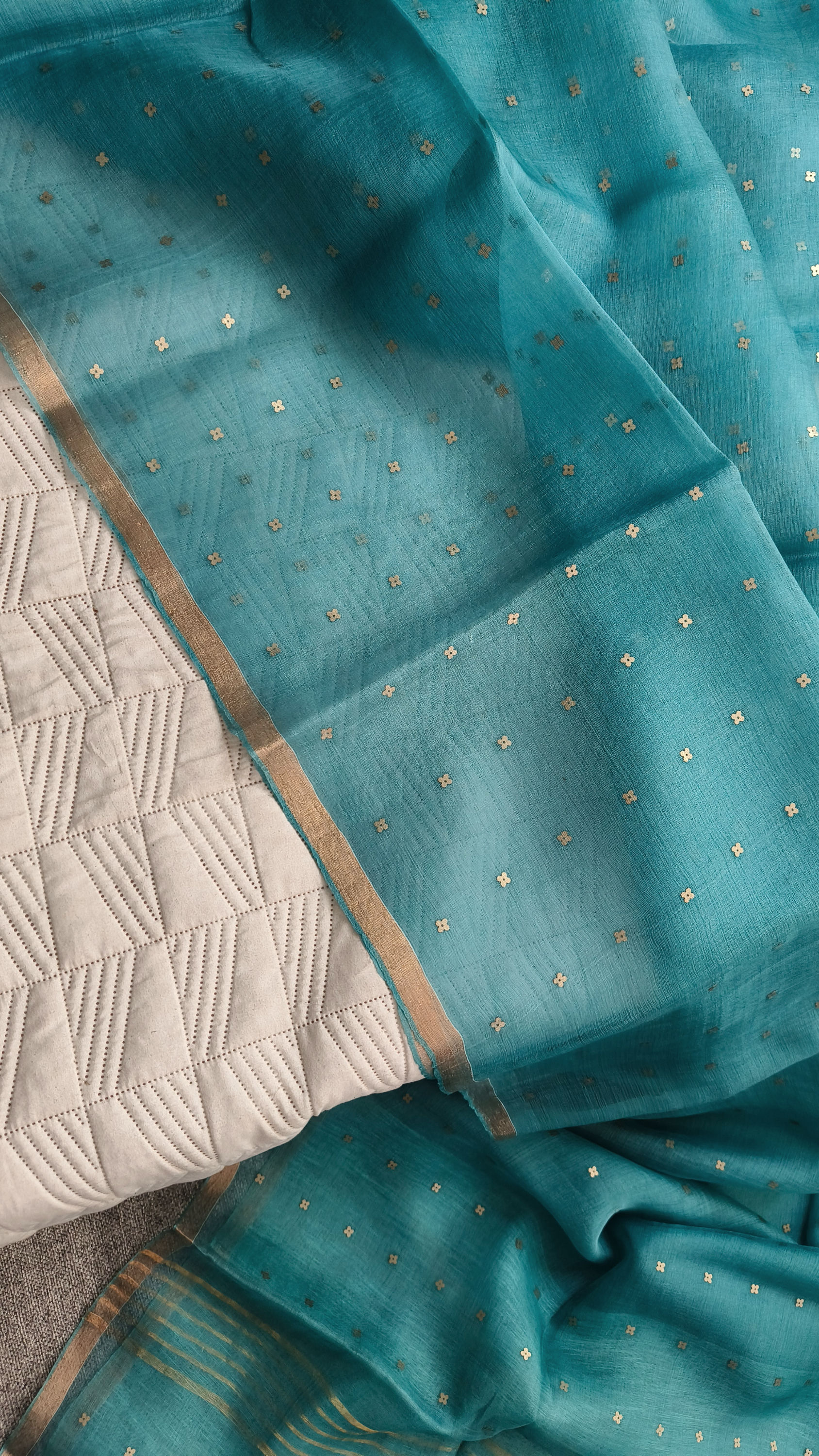 Handwoven Pure Muslin Silk Saree with Sequins