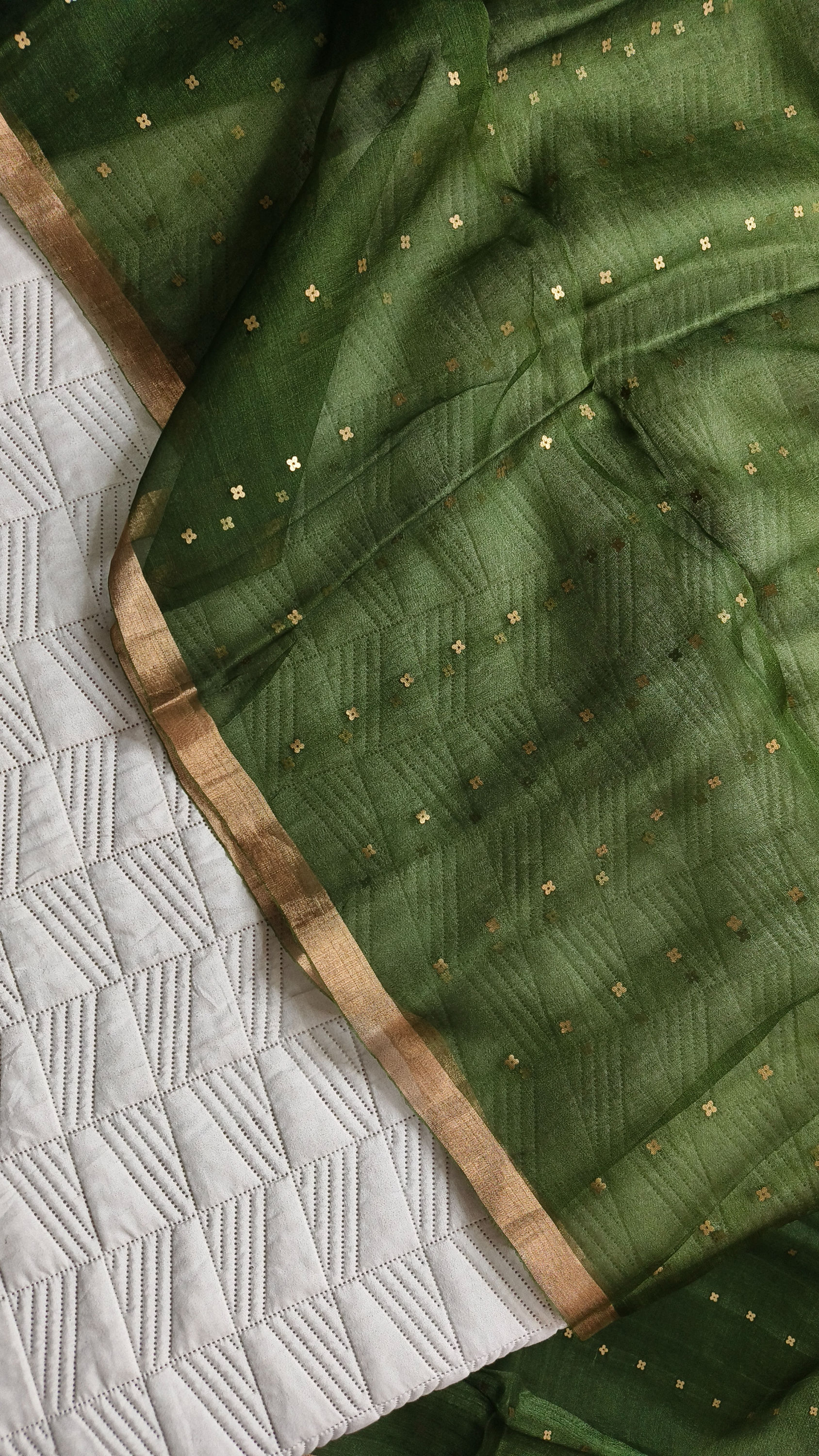 Mehendi Green Handwoven Pure Muslin Silk Saree with Sequins