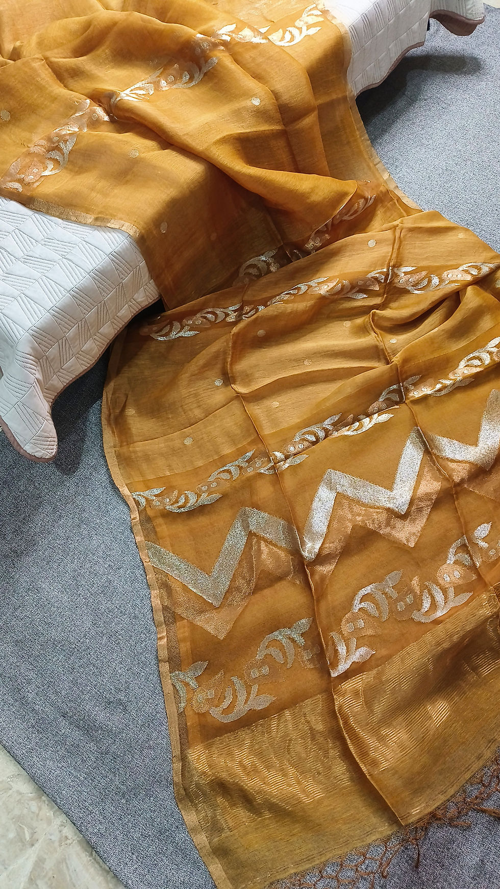 Handwoven Silk Linen Jamdani Saree with Pure Muslin Silk Pallu- Yellow
