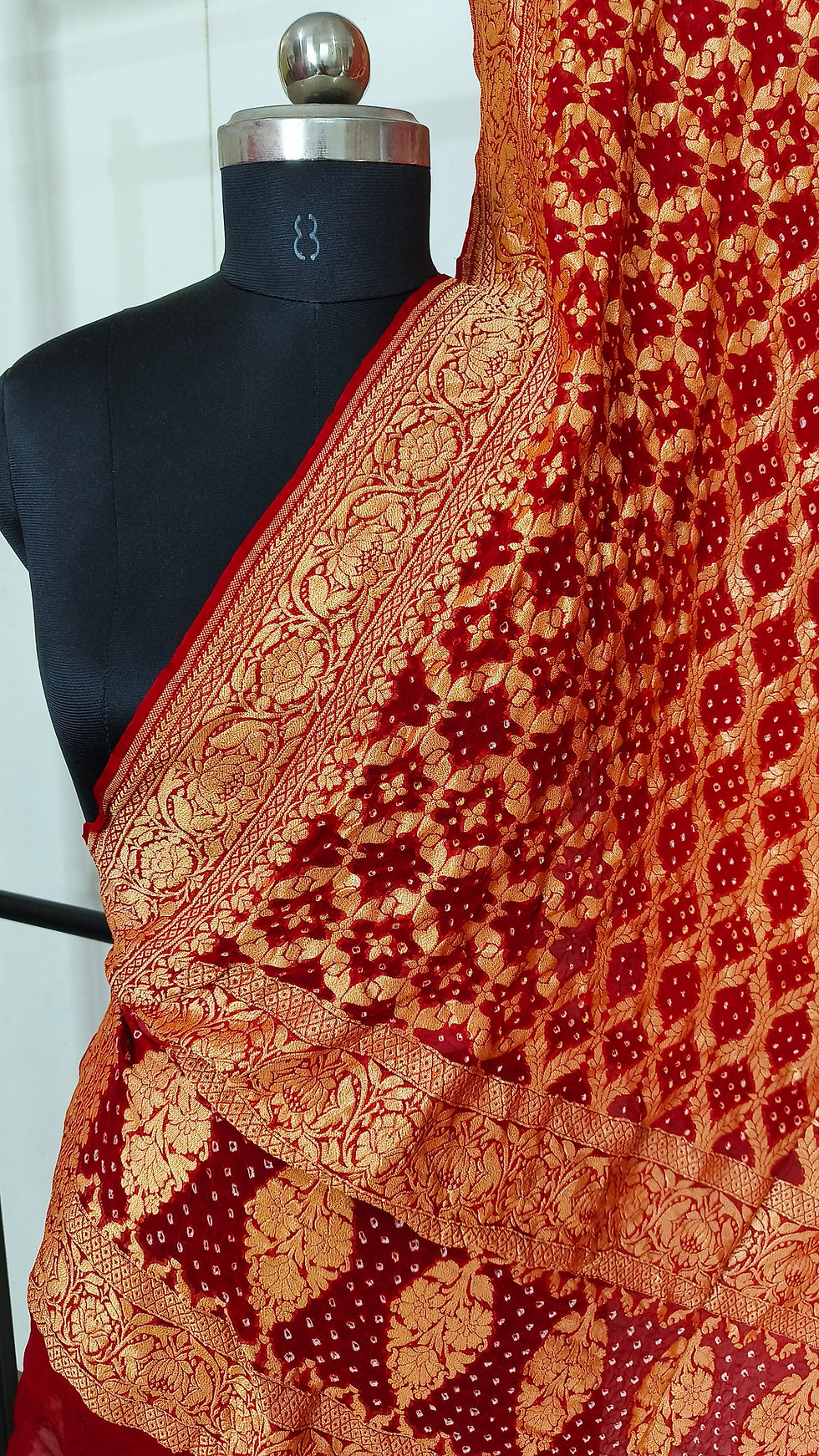 Pure Georgette Banarasi Bandhani Bridal Dupatta – Hand Tie-Dye with Zari