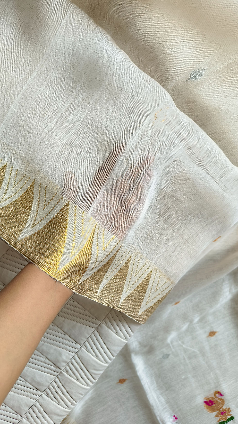 Thumbnail: Temple Border Tissue Silk Linen Jamdani Saree- Onam