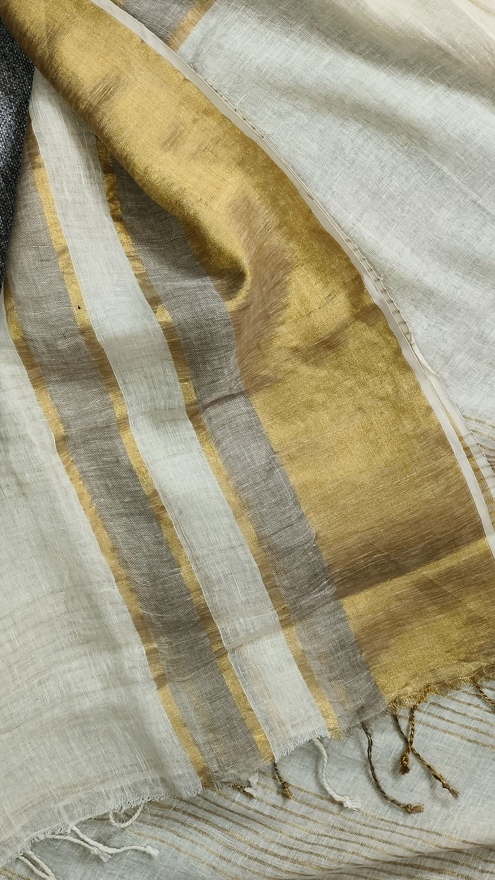 Thumbnail: Blouse piece with cream linen kasavu style saree