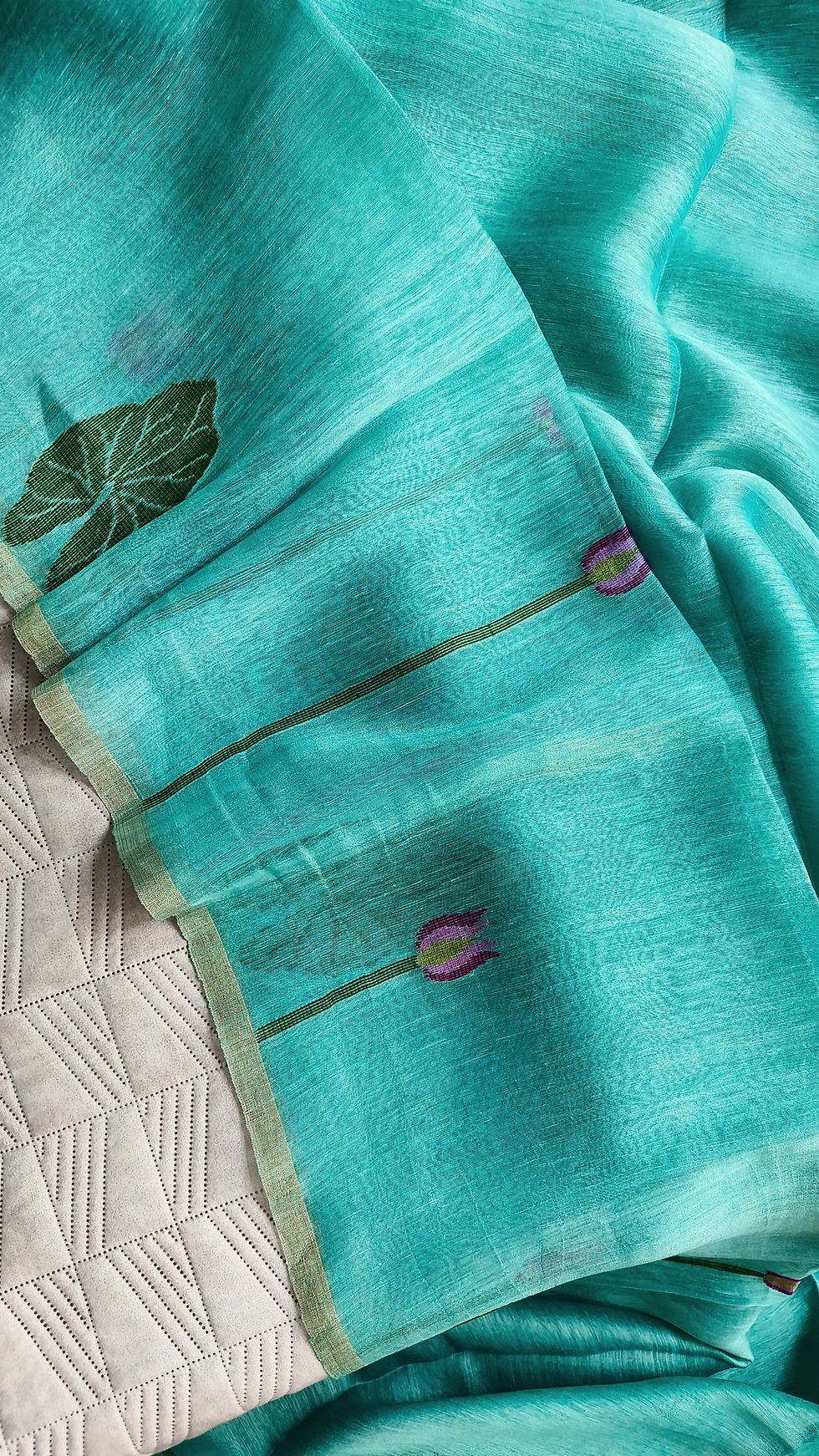 Thumbnail: Handwoven Linen Silk Jamdani Saree