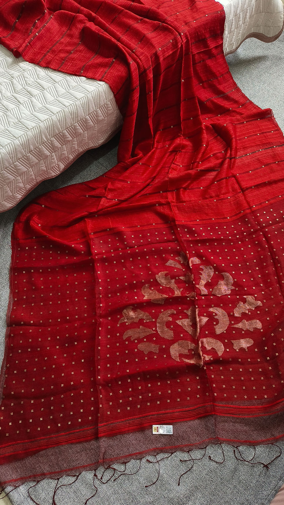 Pure Matka Silk Saree with Handwoven Muslin Silk Jamdani Pallu- Red