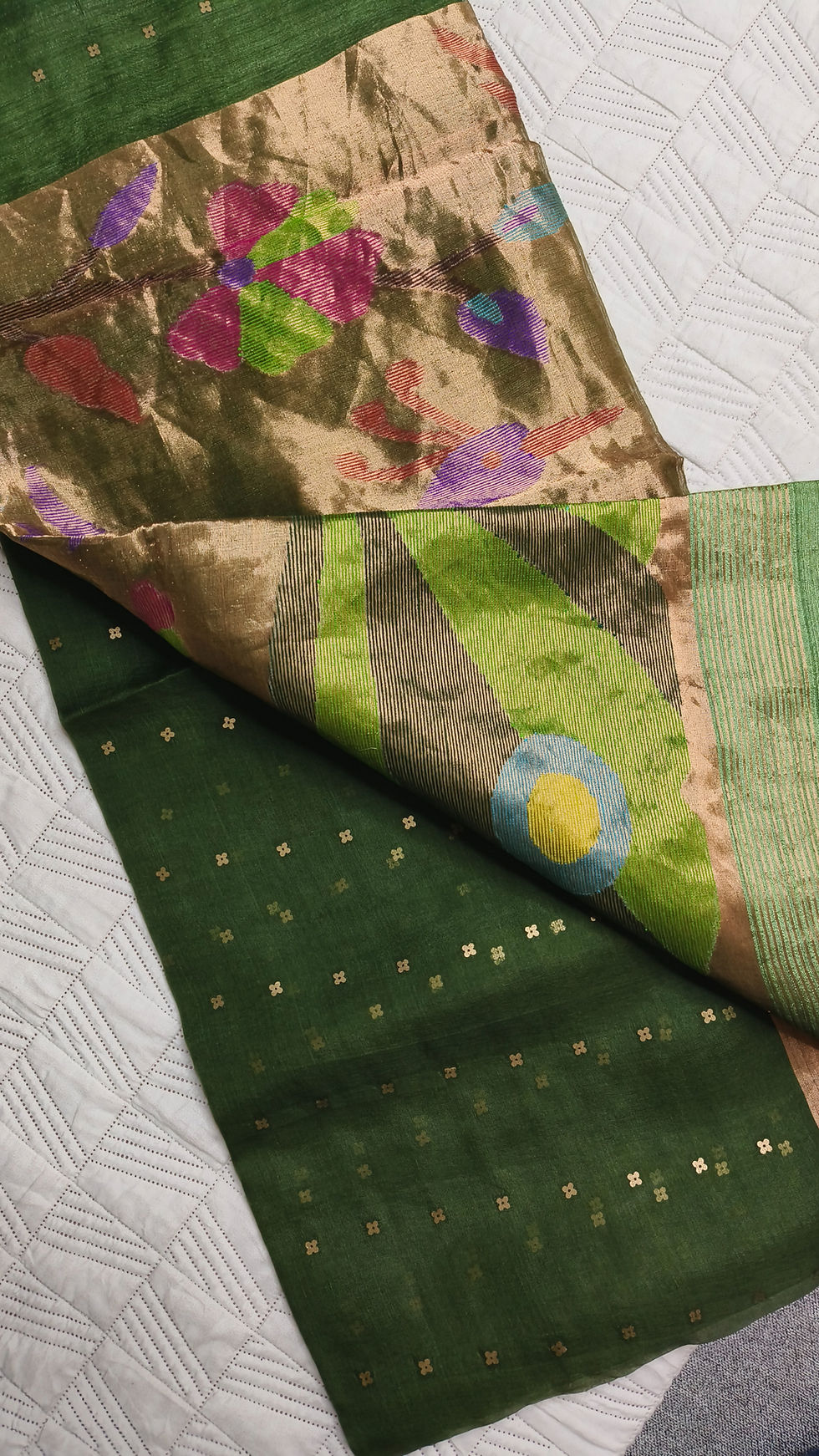 Mehendi Green Handwoven Pure Muslin Silk Saree with Paithani Style Jamdani Pallu and Sequins