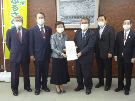 自民クラブ町長への要望書回答受領