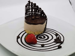 Postre de chocolate con fresa