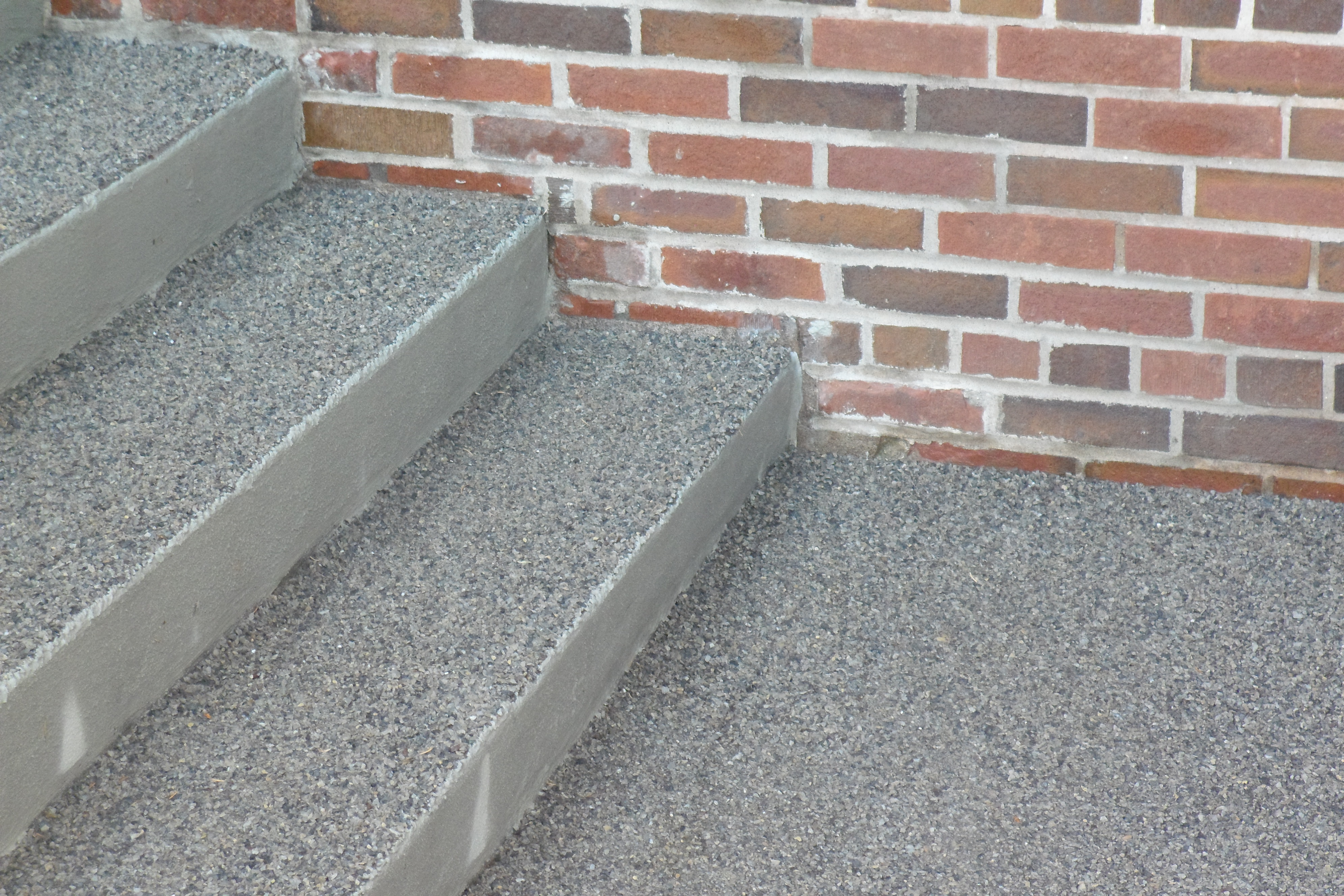 UMD Safe Lane Textured Stairs