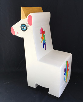 chaise licorne carton.jpeg