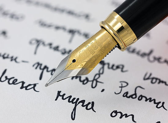 800px-Fountain_pen_writing_(literacy).jpg