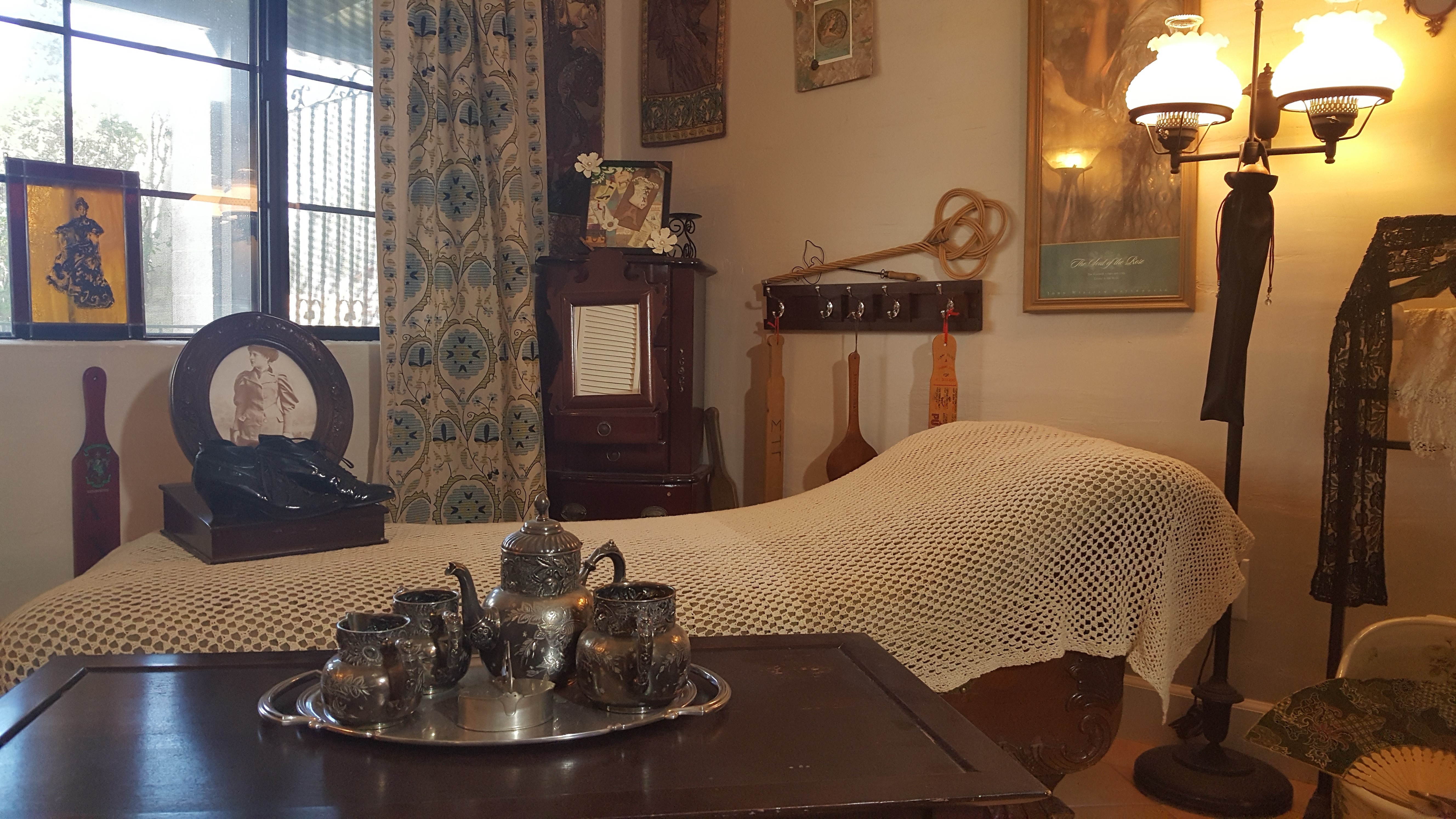Vintage Room Victorian Corner