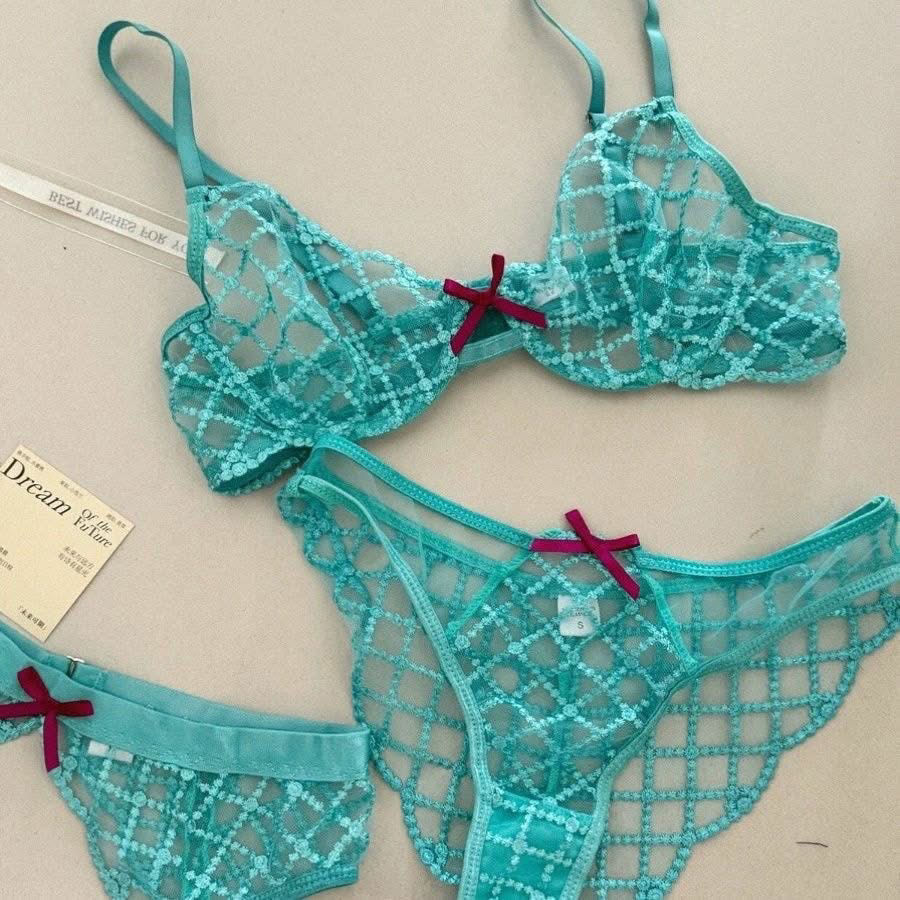 Thumbnail: Mermaid Lace Lingerie Set with Garter Belt (3-Piece)