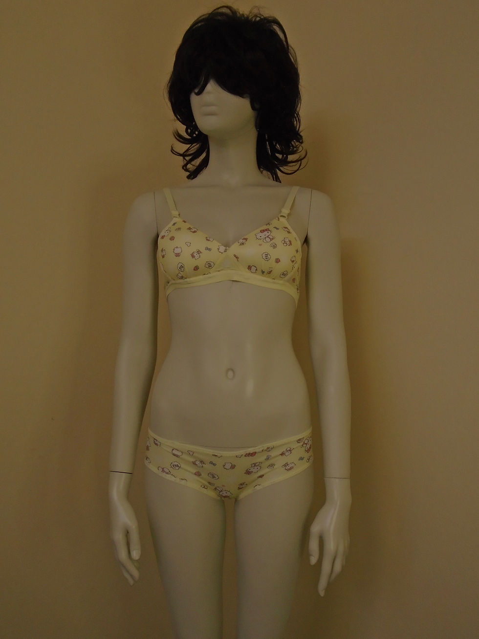 Thumbnail: Breathable Hello Kitty Underwear Lingerie Set In Yellow