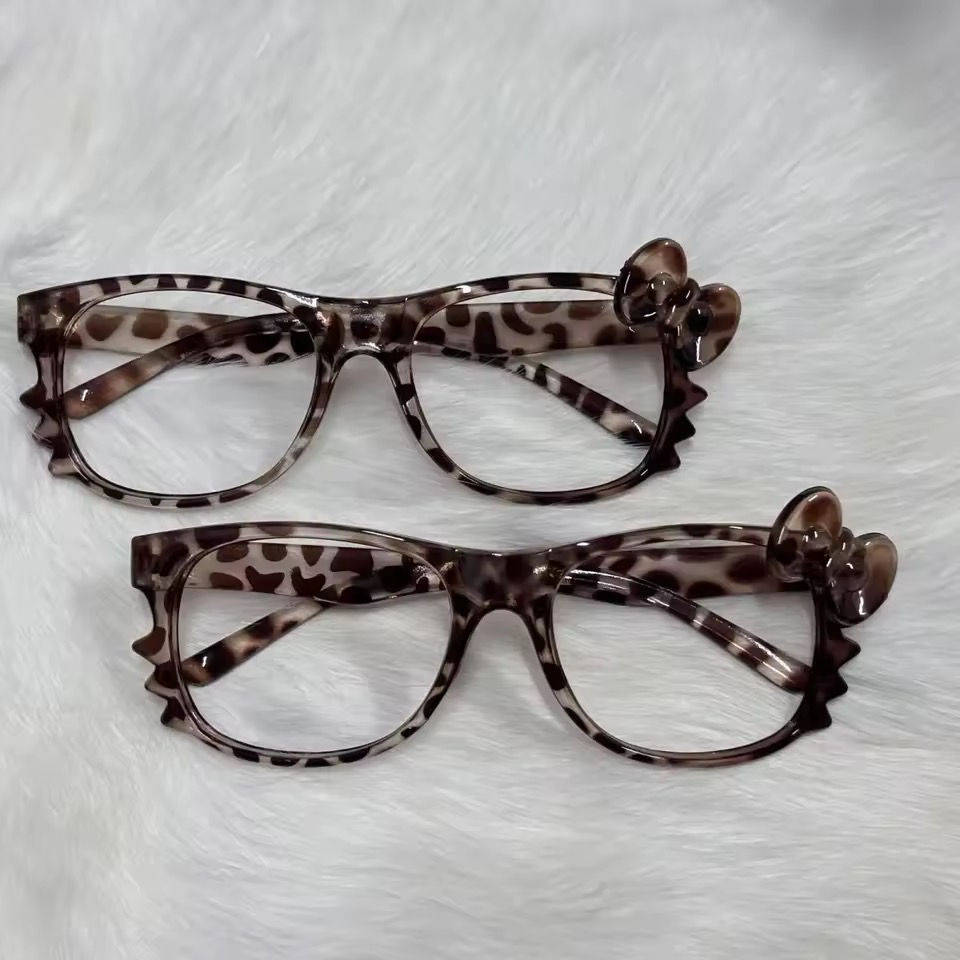 Thumbnail: Hello Kitty Leopard Print Eyeglass