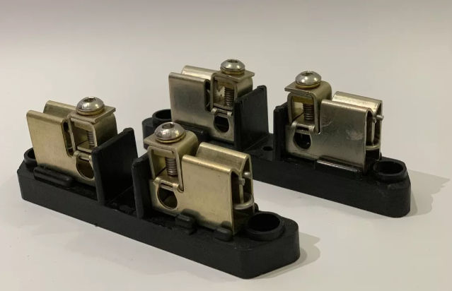 Miniatura: Terminales o mordazas de baquelita 4 terminal para base de medidor CFE