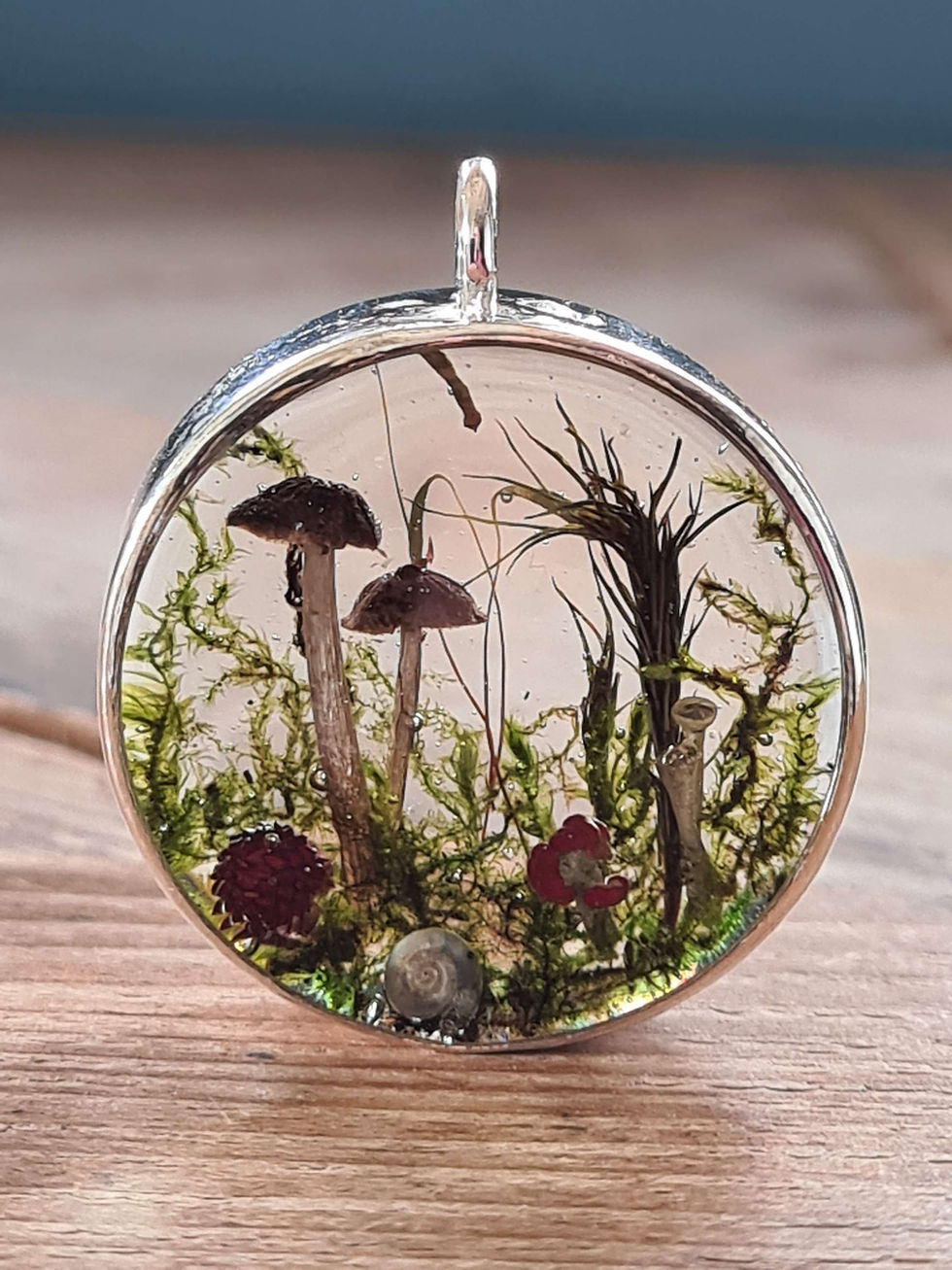 Thumbnail: Medaillon In het oude bos