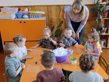 Малюємо снігові «цукерки» для Сніговика