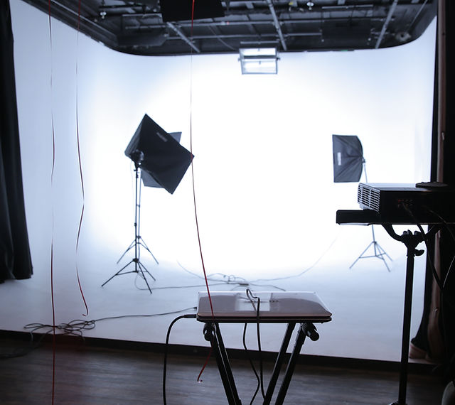 WHITE ROOM STUDIO　ウインドスクリーン Podcast Studio | Staten Island, NYC | Fenix Studios