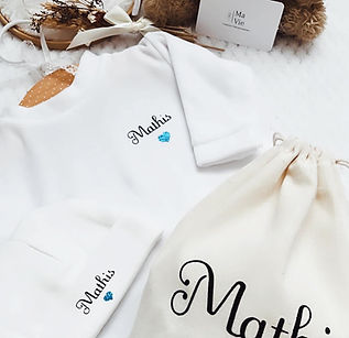 Tenue de naissance personnalisée