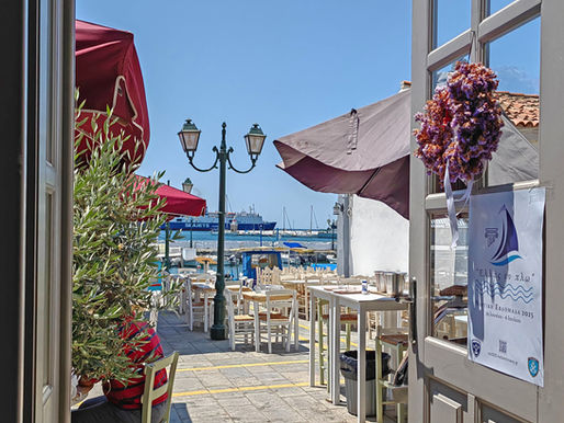 Sea Views, Ceramics & Long Lunches at Metaxi Mas