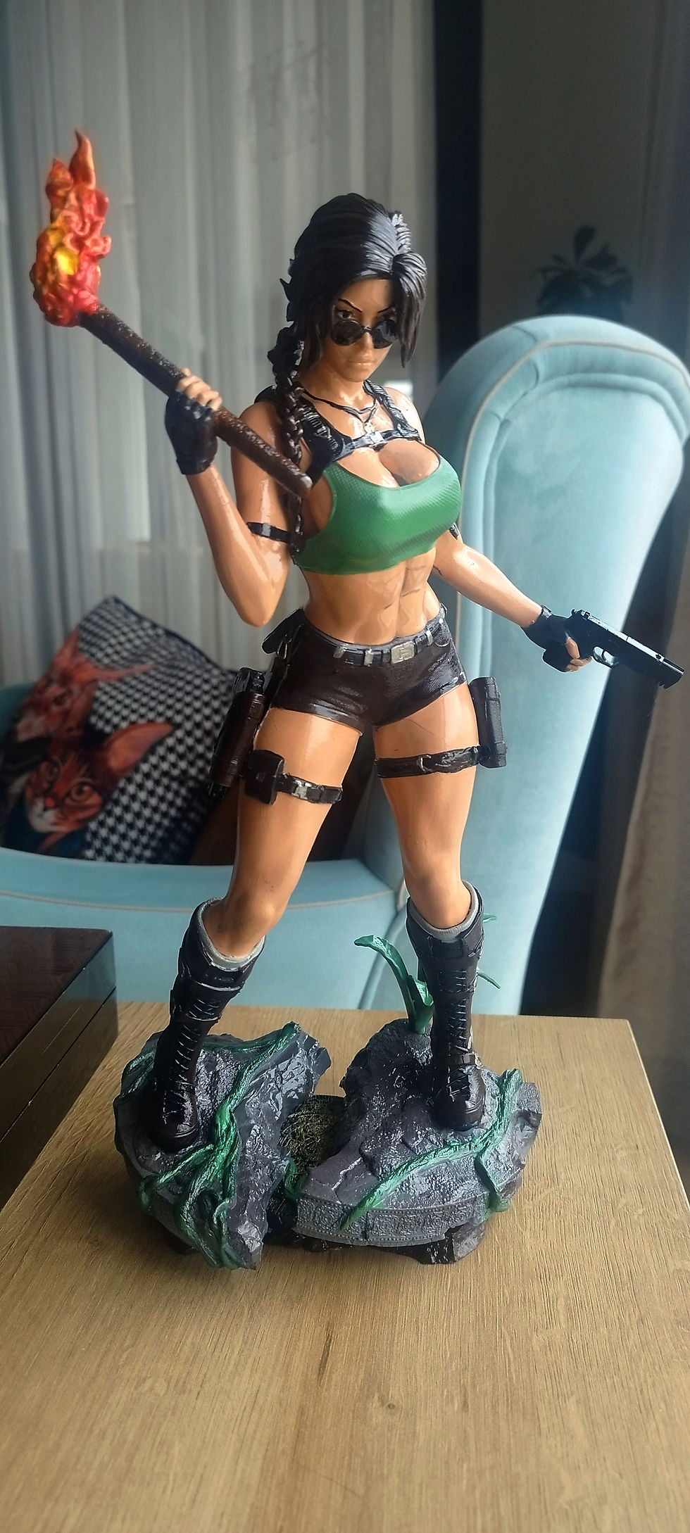 TOMB RAIDER LARA CROFT FİGÜRÜ