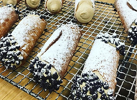 Maine’s best #cannoli 🤷♂️ you be the j