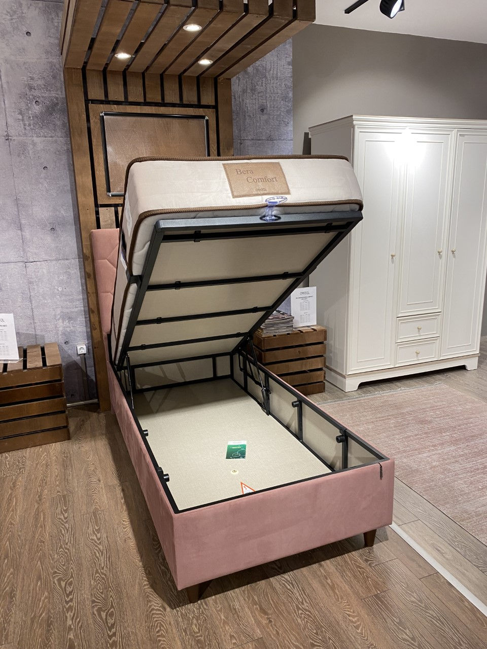 Küçük resim: Ergül - Natuzzi Baza/Başlık