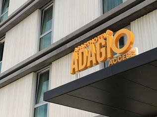 Adagio Holiday Inn