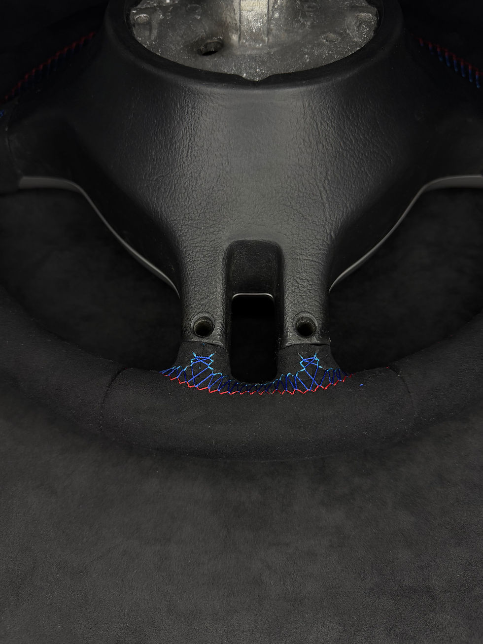 Miniature : Volant Sport E46, E39, E53, E83 Alcantara Noir Surpiqures M