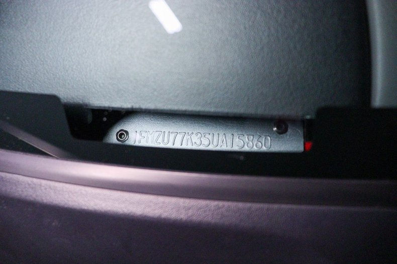 Miniatura: Ford Explorer Sport Trac XLT 2005