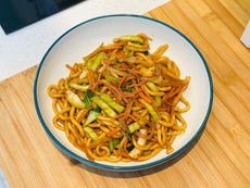 Easy Vegetable Stir-Fry Udon (Vegan)