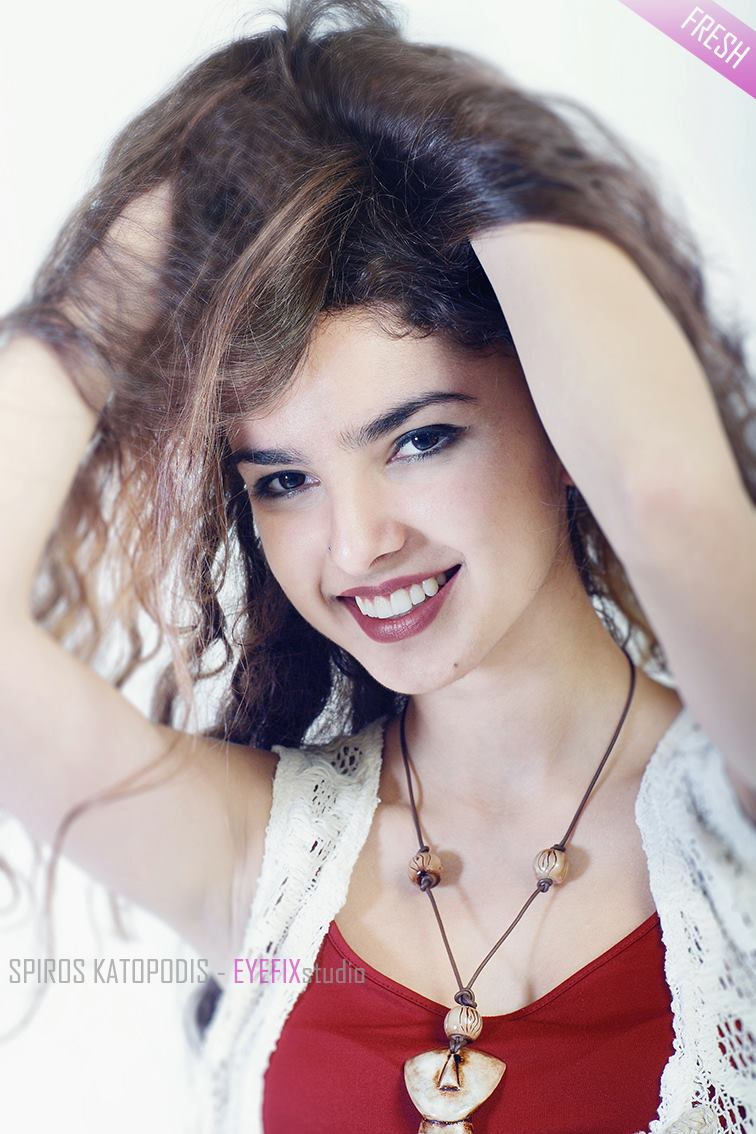 Ιφιγένεια Τζόλα: Η νεαρή ηθοποιός στο Eyefix Studio