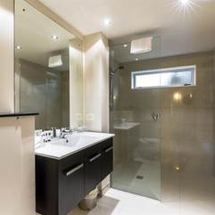 Distinction Hotel & Villas Bathroom, Te Anau