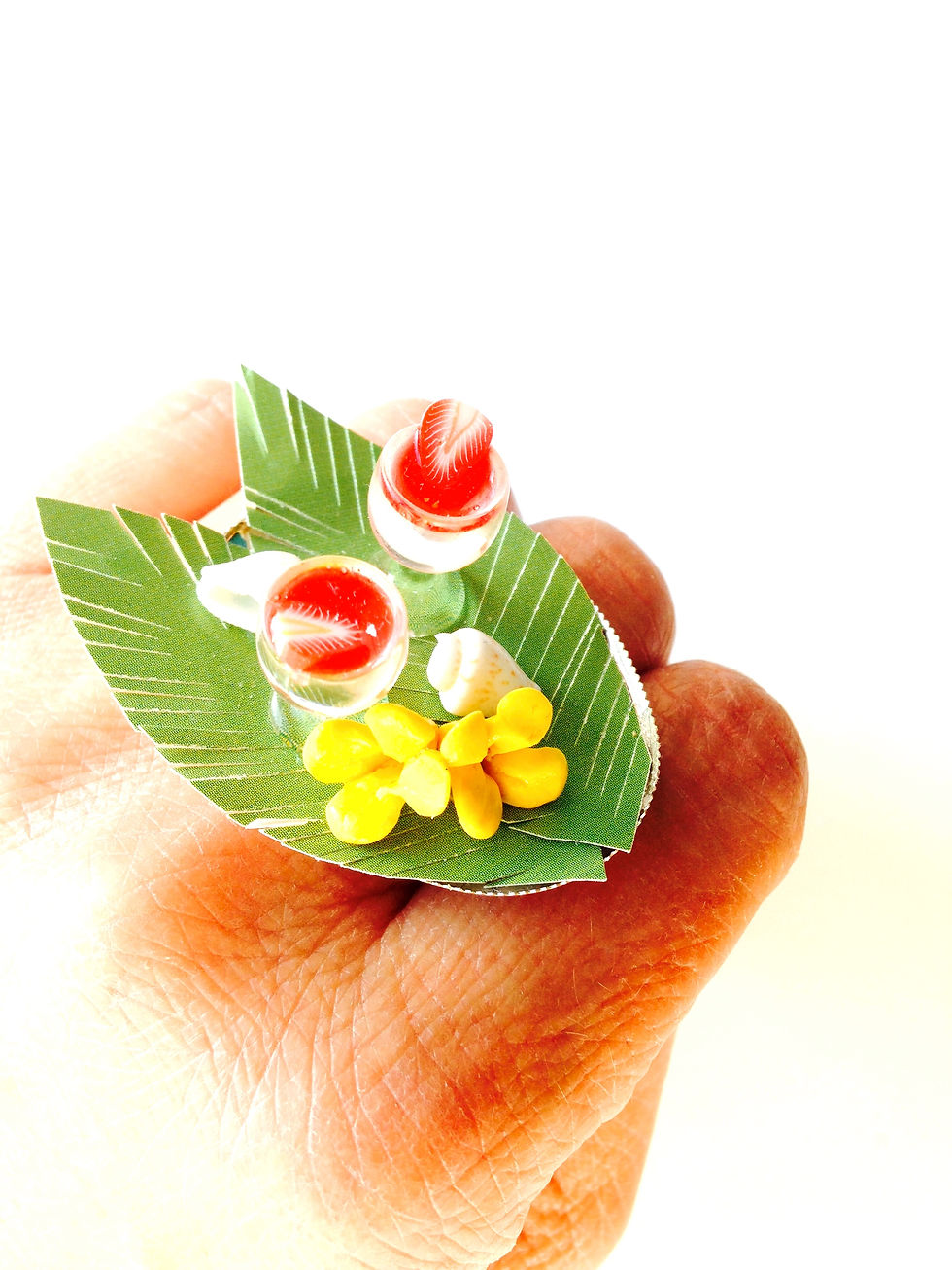 Thumbnail: Bague BIENVENUE EN MARTINIQUE coquillage miniature cocktails feuilles bananier