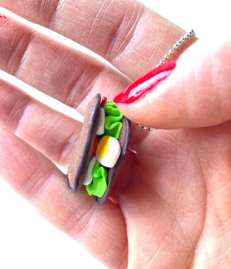 Thumbnail: vue du pendentif sandwich en pâte polymère