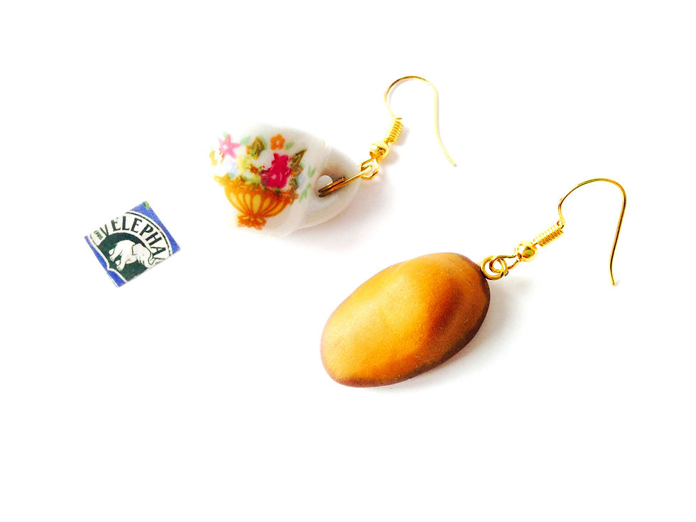 Thumbnail: Boucles d'oreilles MARCEL PROUST thé vert mini madeleine 