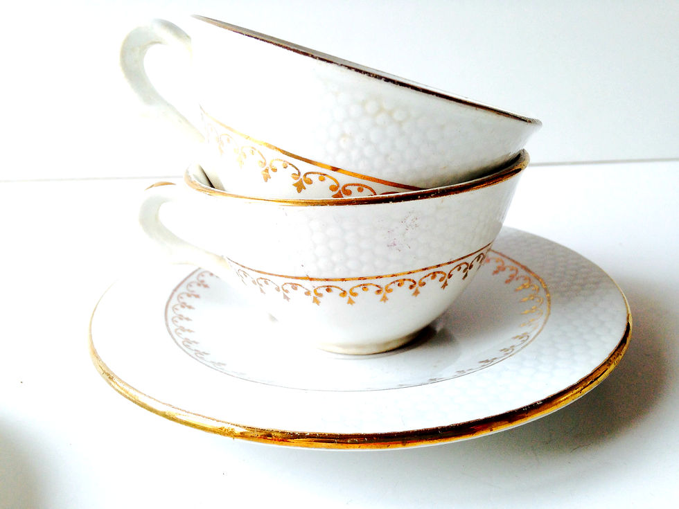 Miniature : Tasses et soucoupes en porcelaine nid d'abeille, vintage rare, doré et blanc