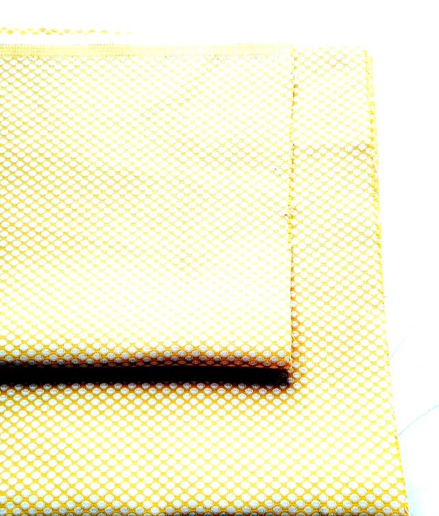 Miniature : Tissu toile jaune motifs grains de café chutes