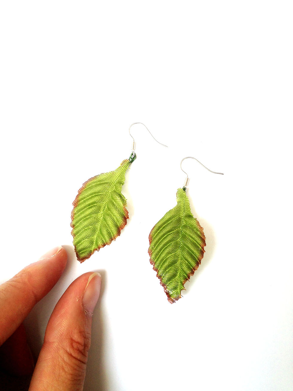 Thumbnail: Boucles d'oreilles FEUILLETTES grand modèle vertes