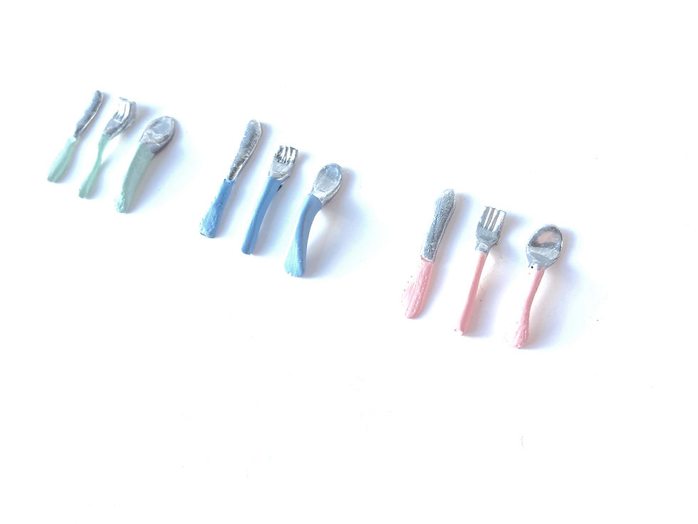 Miniature : Couverts miniatures pastel fabriqués mains et peints à la main, échelle 1:12 ème