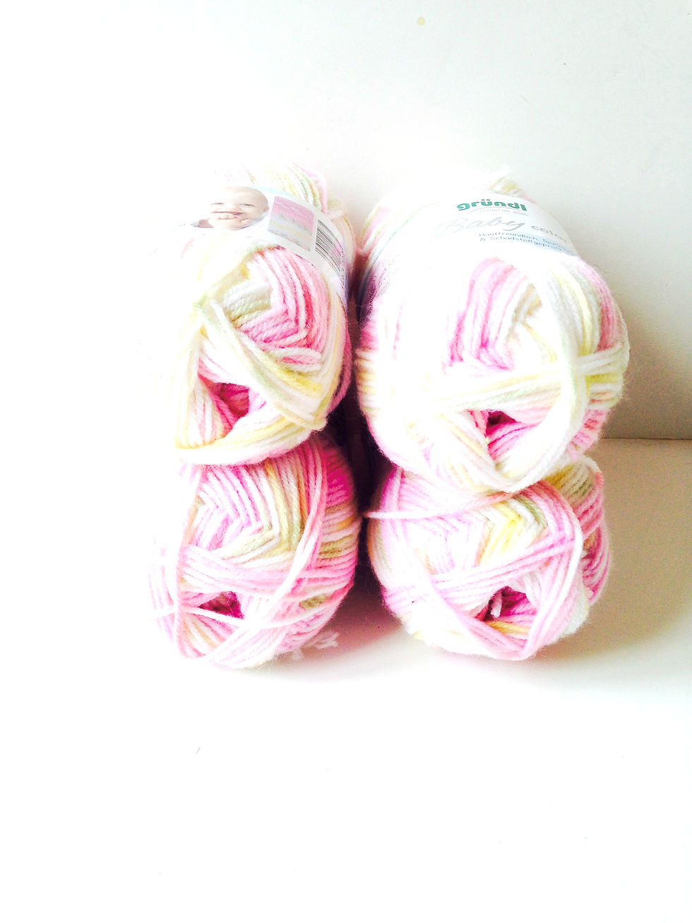 Miniature : 200 grs de laine oeko-tex 70% polyacrylique 30% polyamide rose / jaune / blanc