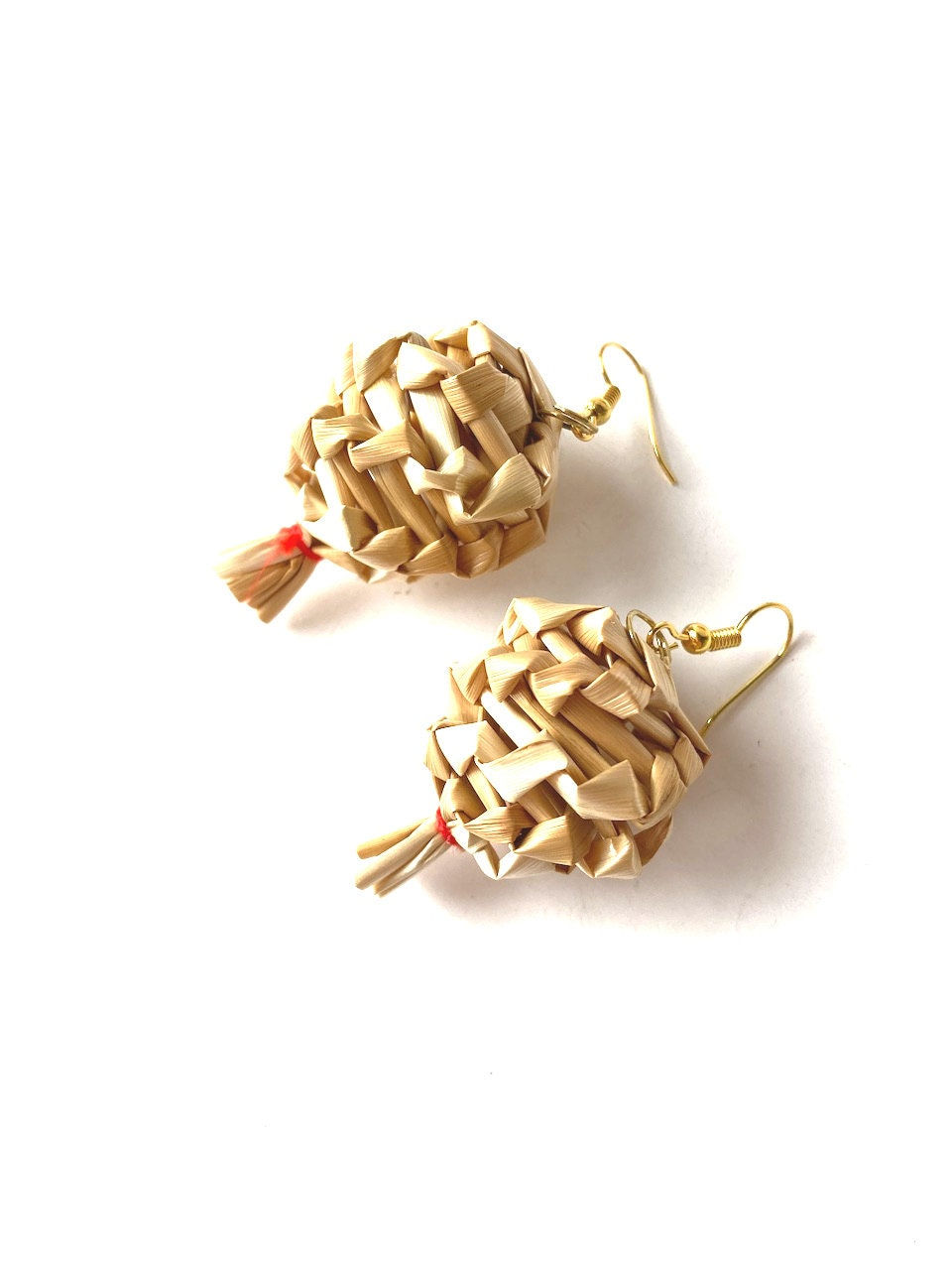 Boucles d'oreilles faites main LES ARBRES paille tressée crochet doré