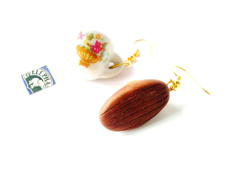 Thumbnail: Boucles d'oreilles MARCEL PROUST thé vert mini madeleine 