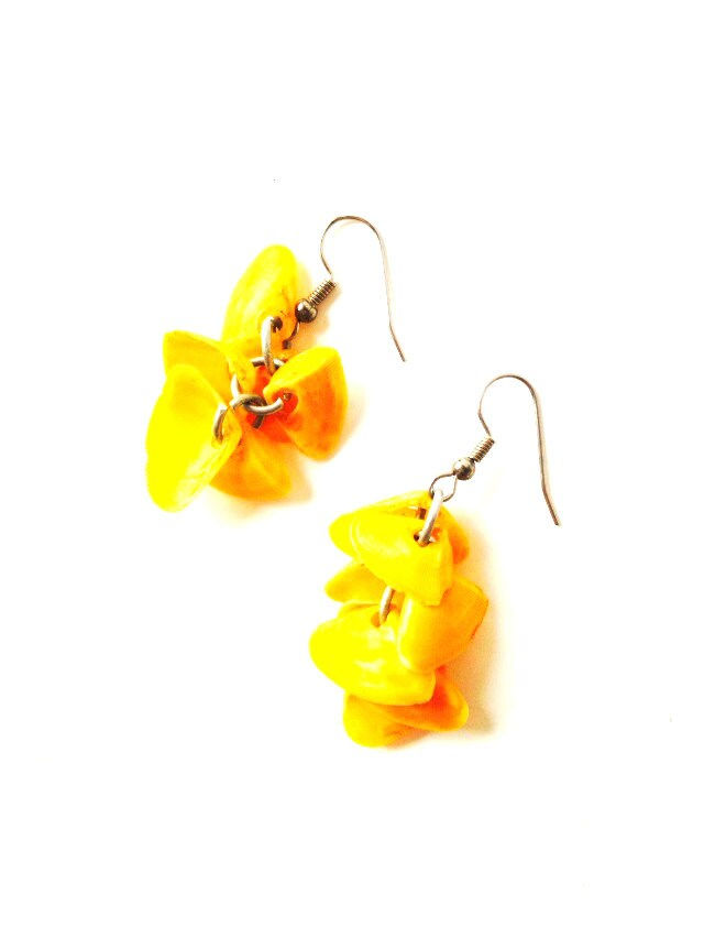 Boucles d'oreilles ÎLES CAYMAN cascade de petits coquillages jaunes