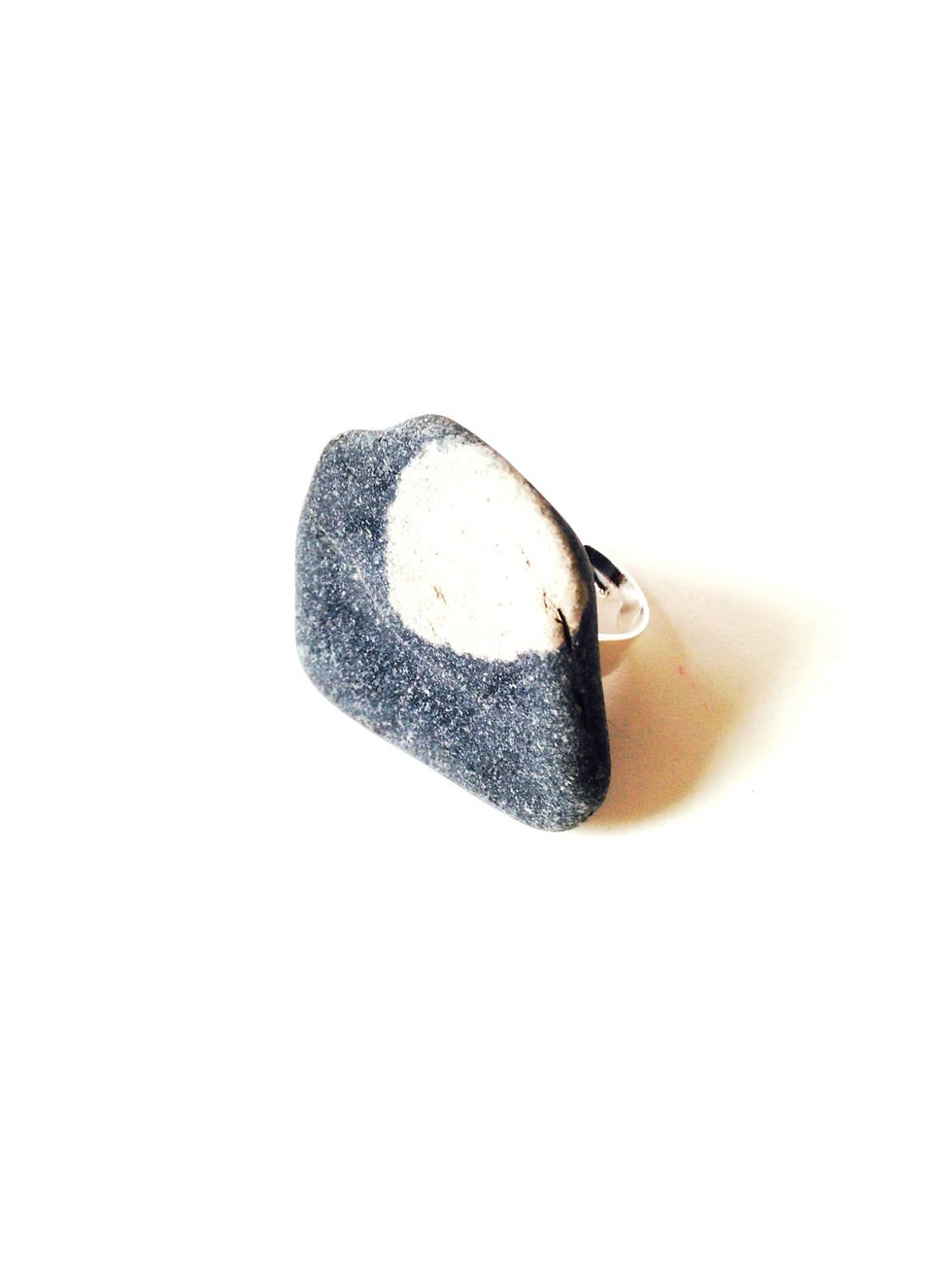 Thumbnail: Bague GRISERIE pierre naturelle grise tache blanche