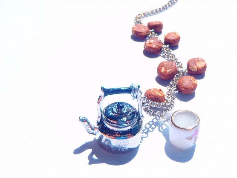 Thumbnail: Collier LE THÉ DE LA GOURMANDE mini cookies bouilloire miniature tasse