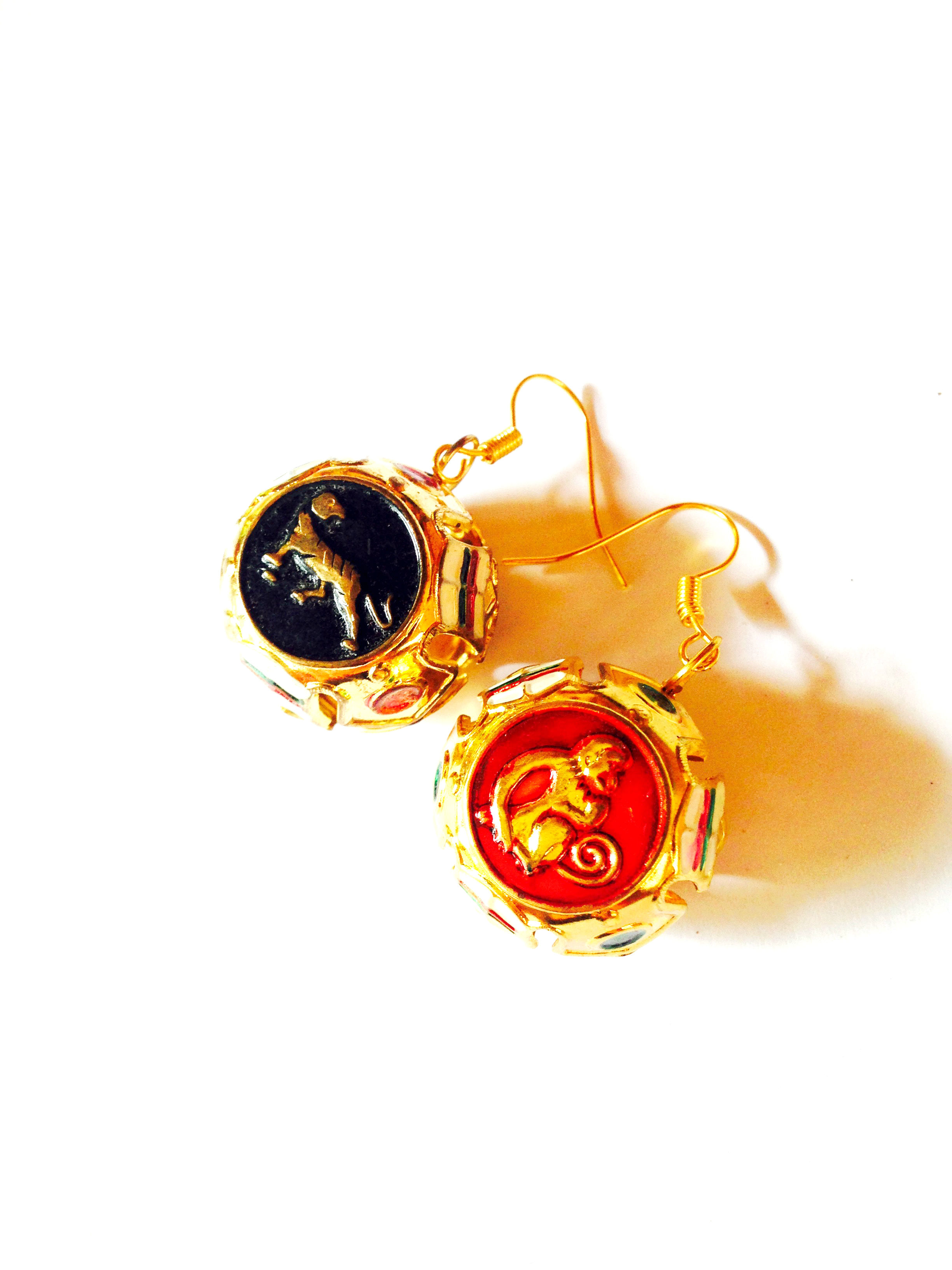 Boucles d'oreilles perles thai LE SINGE ET LE TIGRE grelots