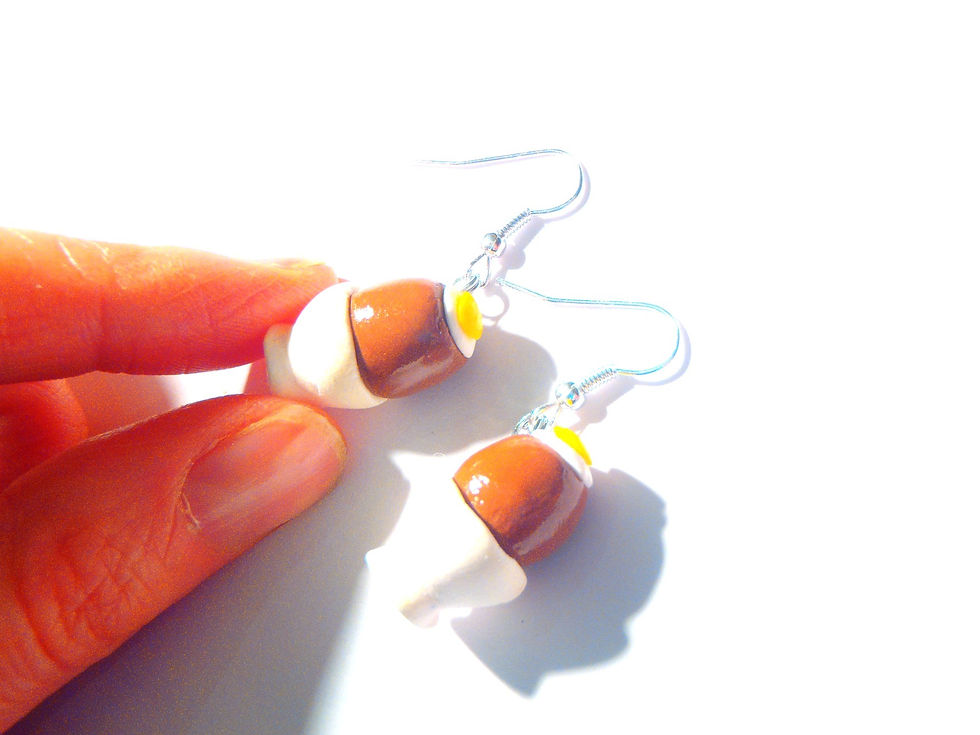 Thumbnail: Boucles d'oreilles Les OEUFS À LA COQUE miniatures